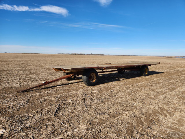 Hay wagon, 25'x108"